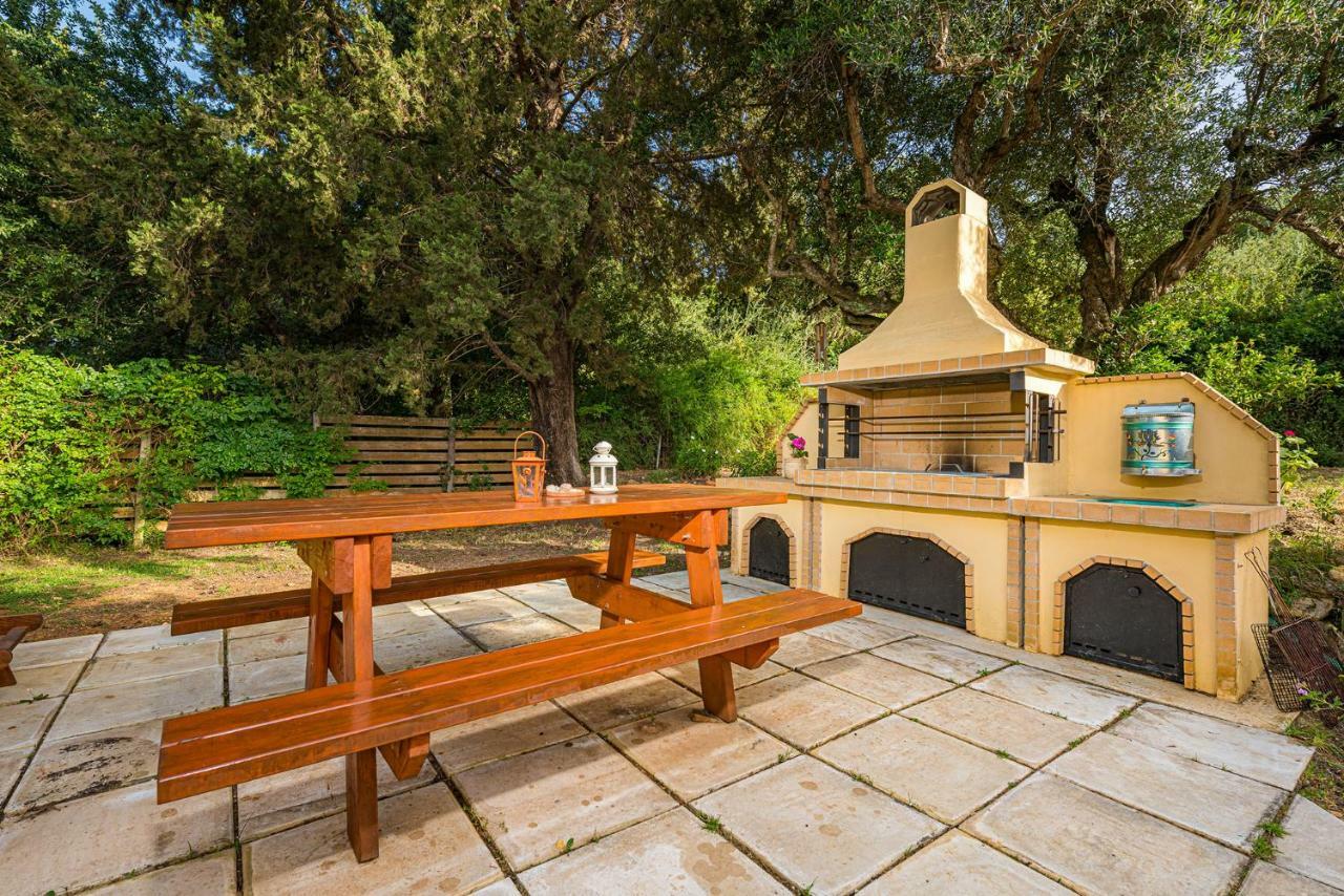 The Old Well Villa Plános Exterior foto
